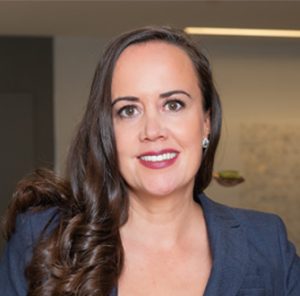 Julie-Oinonen-website-300x296